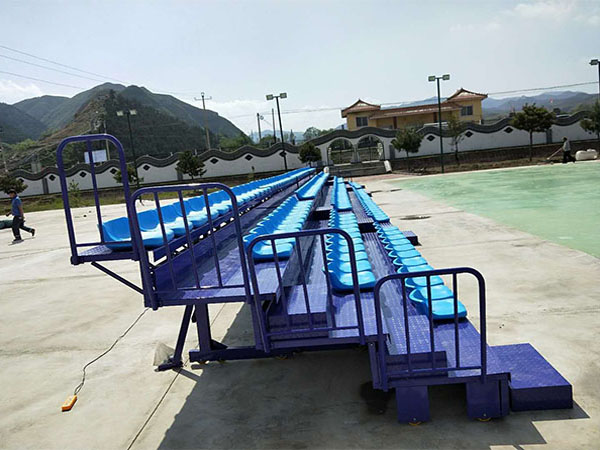 低靠背伸縮看臺(tái)