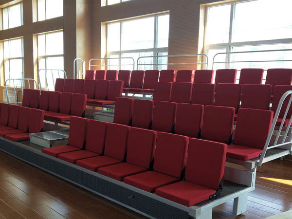 前置式軟包翻版伸縮看臺(tái)