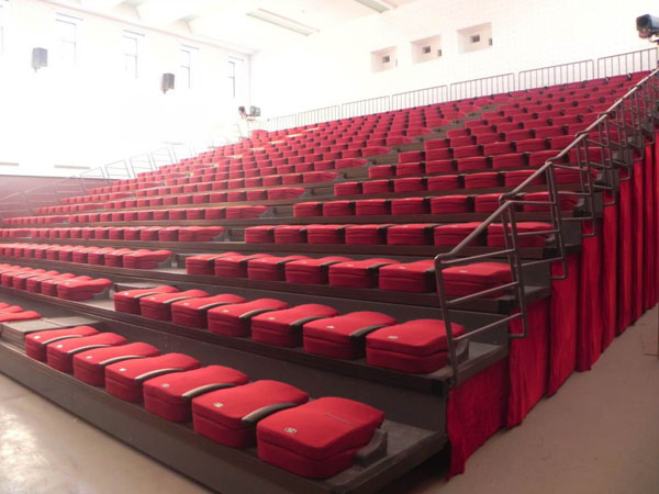 前置式軟包翻版伸縮看臺