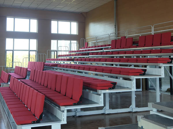 前置式軟包翻版伸縮看臺(tái)