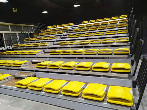 前置式翻版伸縮看臺