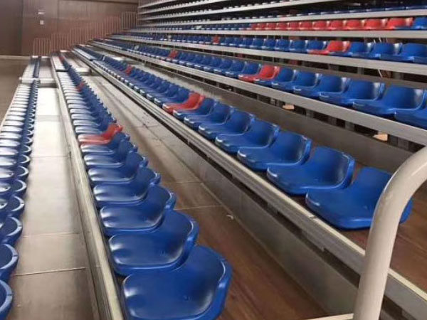 低靠背伸縮看臺(tái)