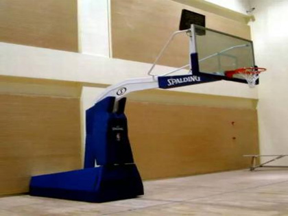 高仿斯伯丁電動液壓籃球架