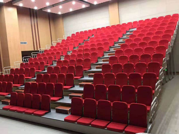 前置式軟包翻版伸縮看臺(tái)