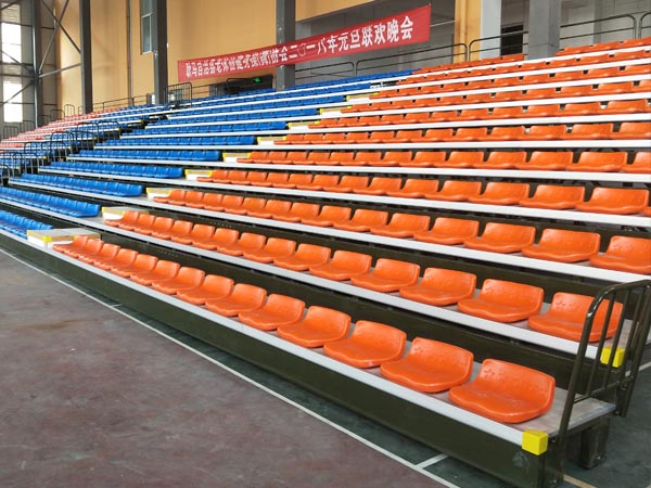 低靠背伸縮看臺(tái)