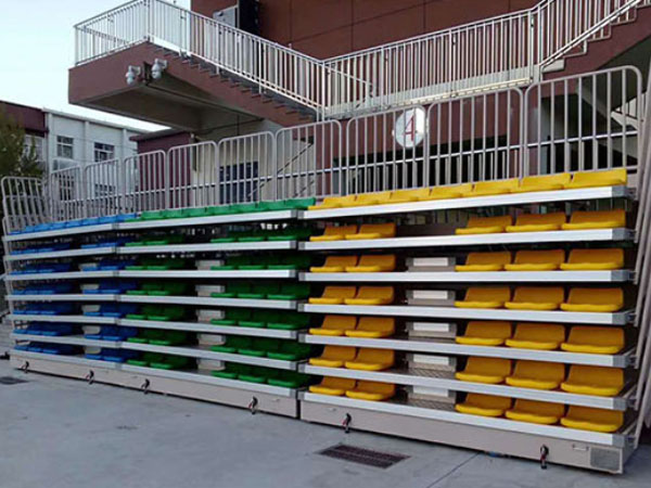 低靠背伸縮看臺(tái)