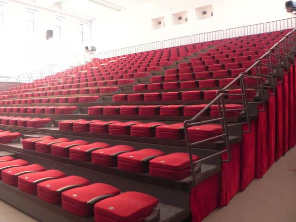 前置式軟包翻版伸縮看臺(tái)