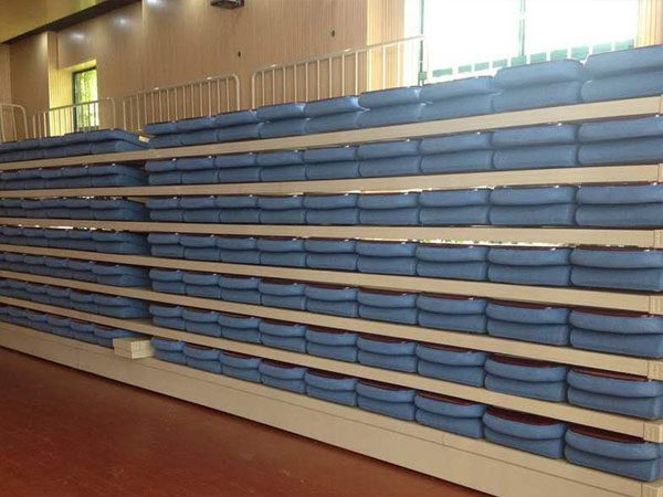 前置式軟包翻版伸縮看臺