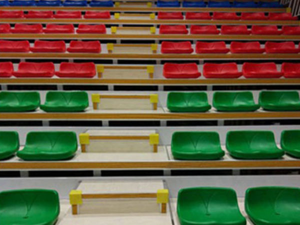 低靠背伸縮看臺(tái)